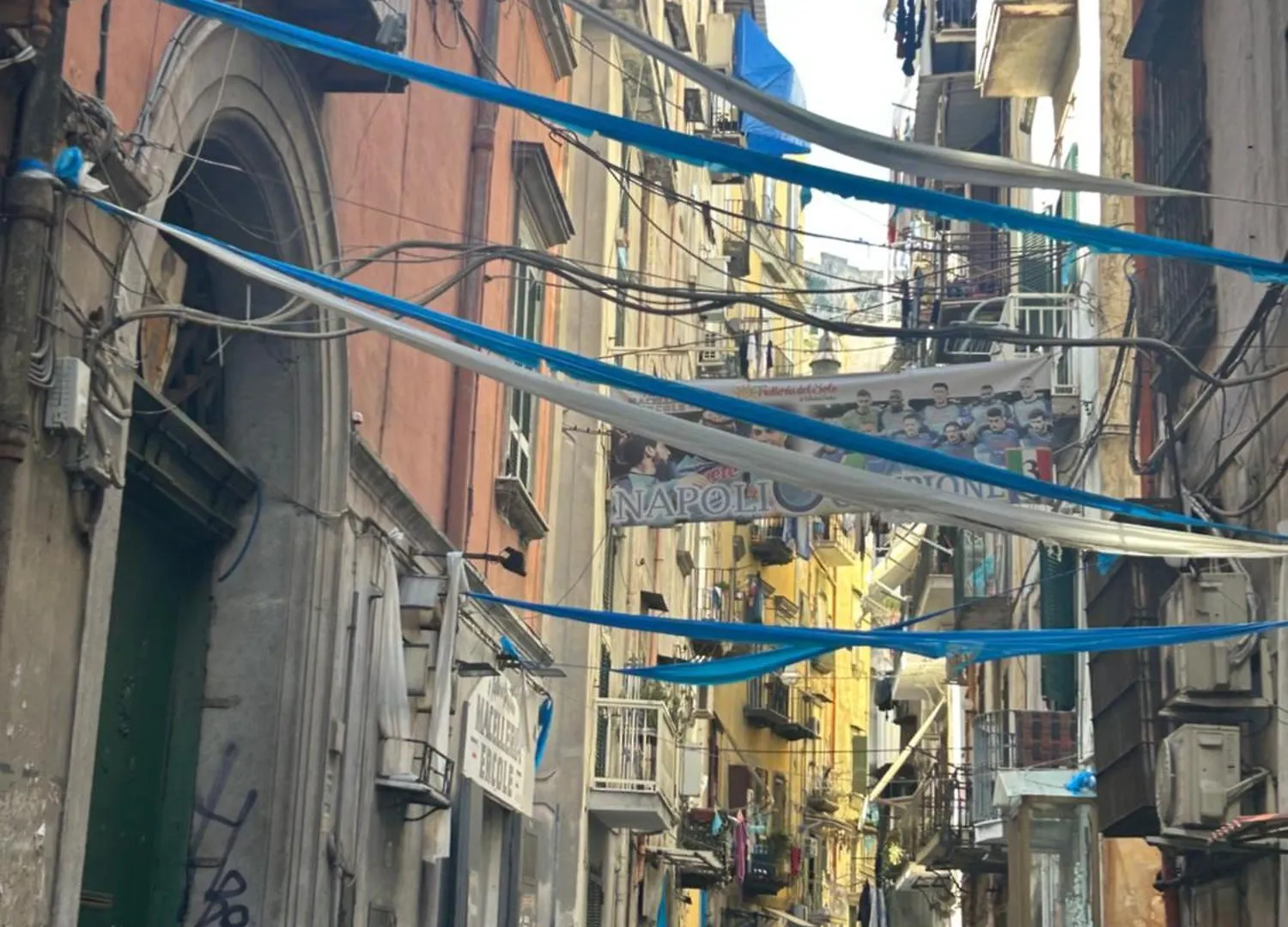 Peppe Triple Rooms Napoli Centro Apartamento