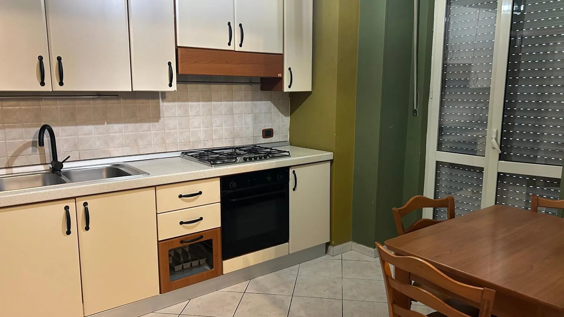 Peppe Triple Rooms Napoli Centro Italy